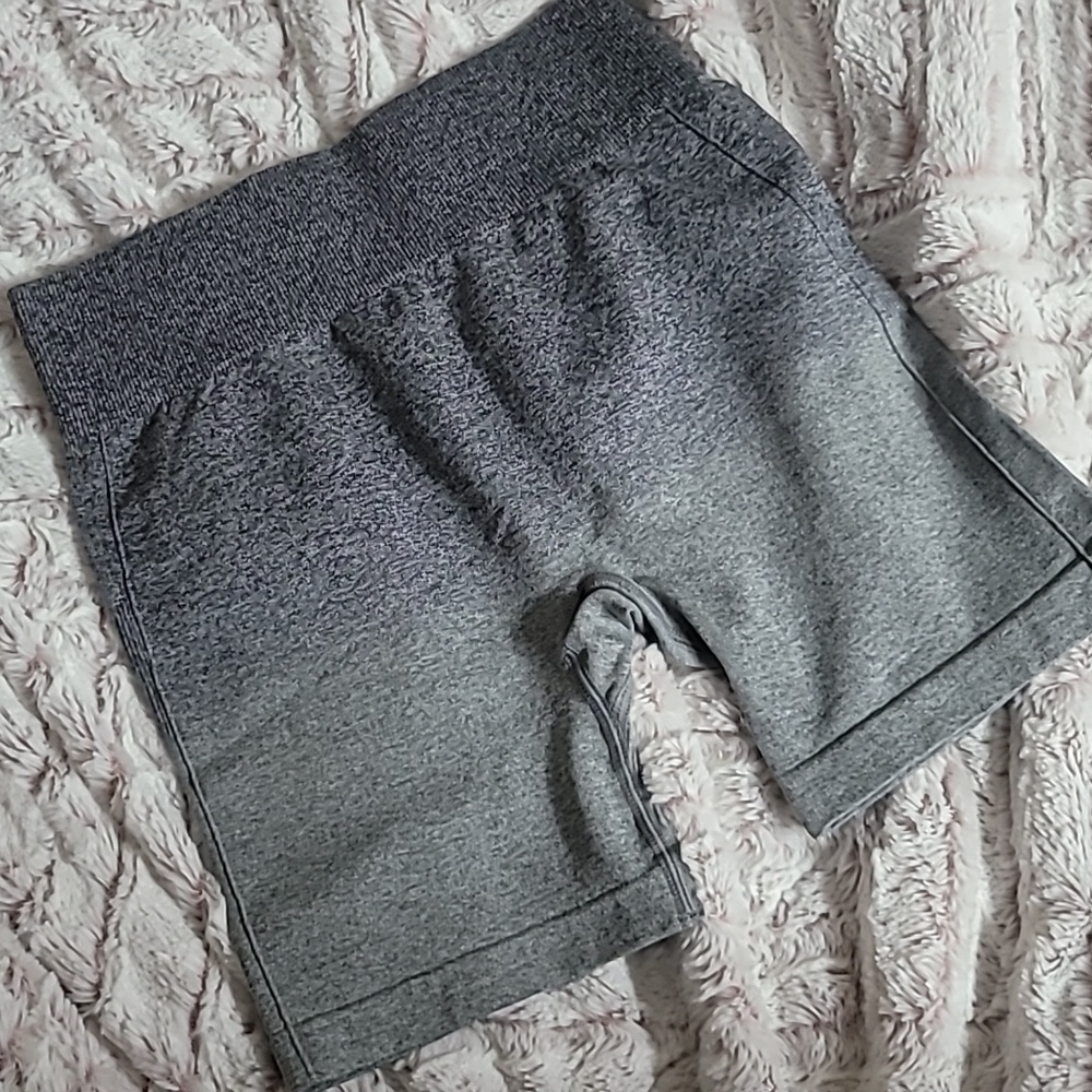 NWOT size M short